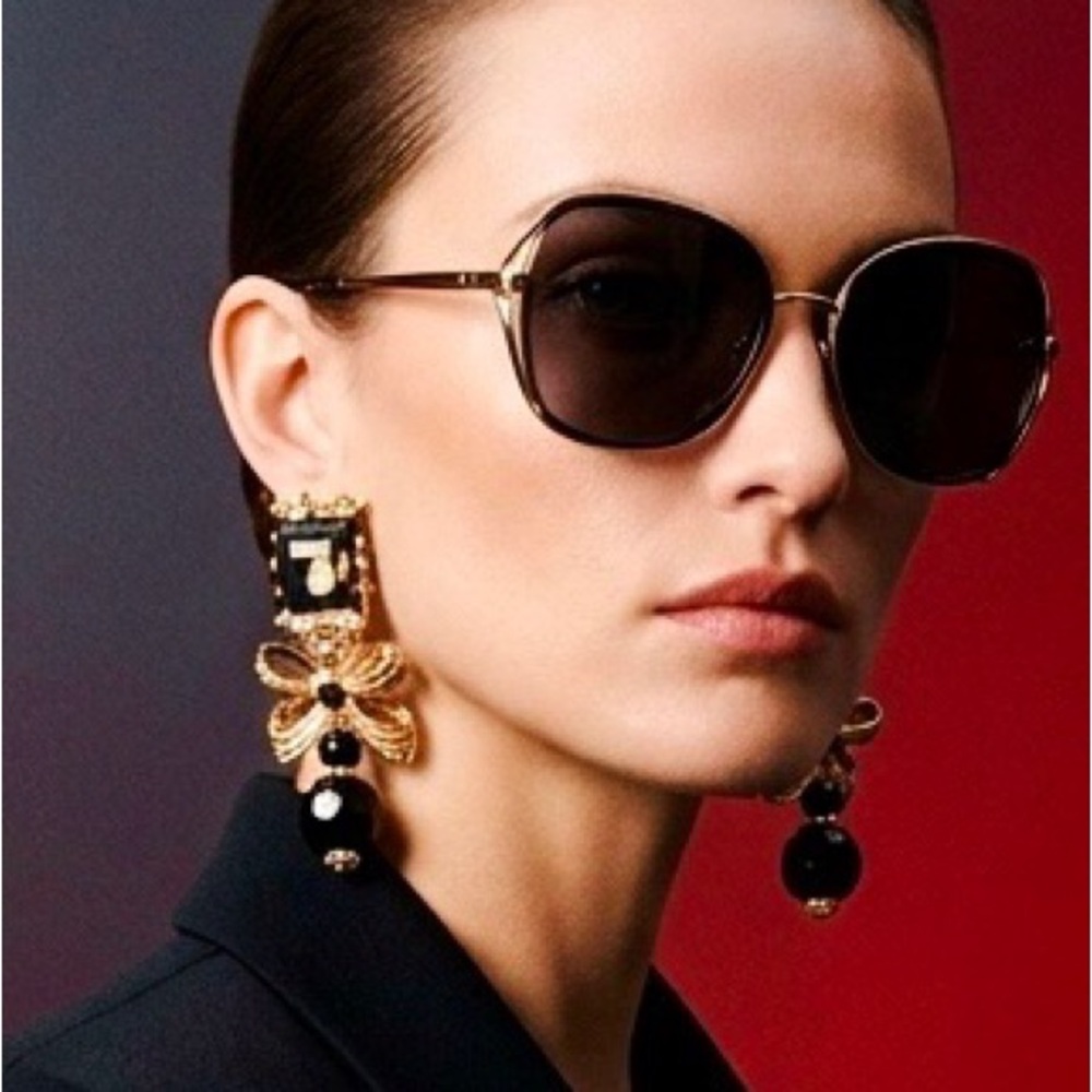 Luxury Vintage Style Bow Clip-On Earrings – New in Packaging - Picture 3 of 6